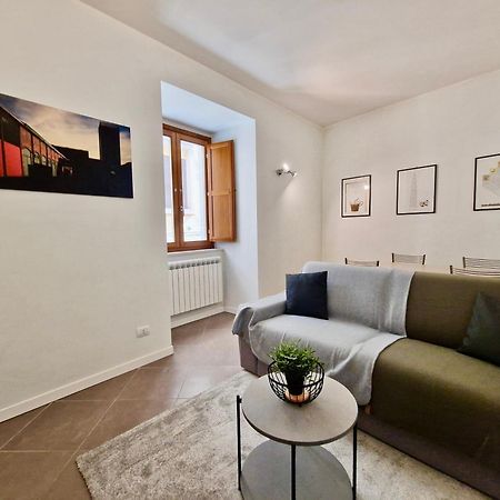 Al Centro Del Centro Apartment By Tramonti L'Aquila Ngoại thất bức ảnh