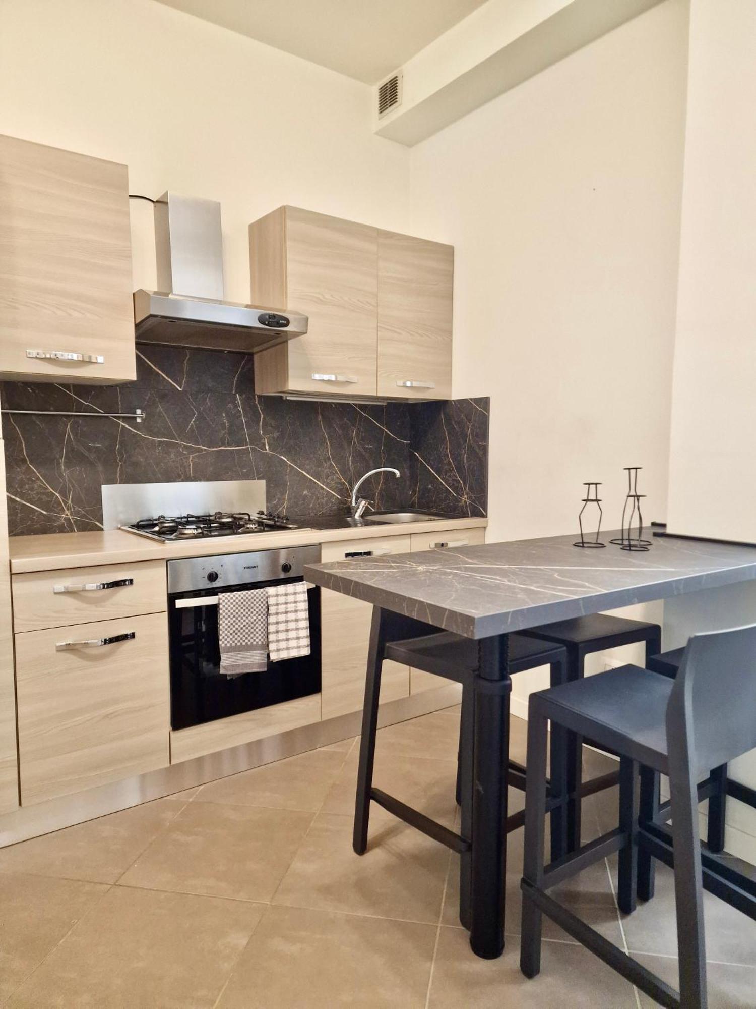 Al Centro Del Centro Apartment By Tramonti L'Aquila Ngoại thất bức ảnh