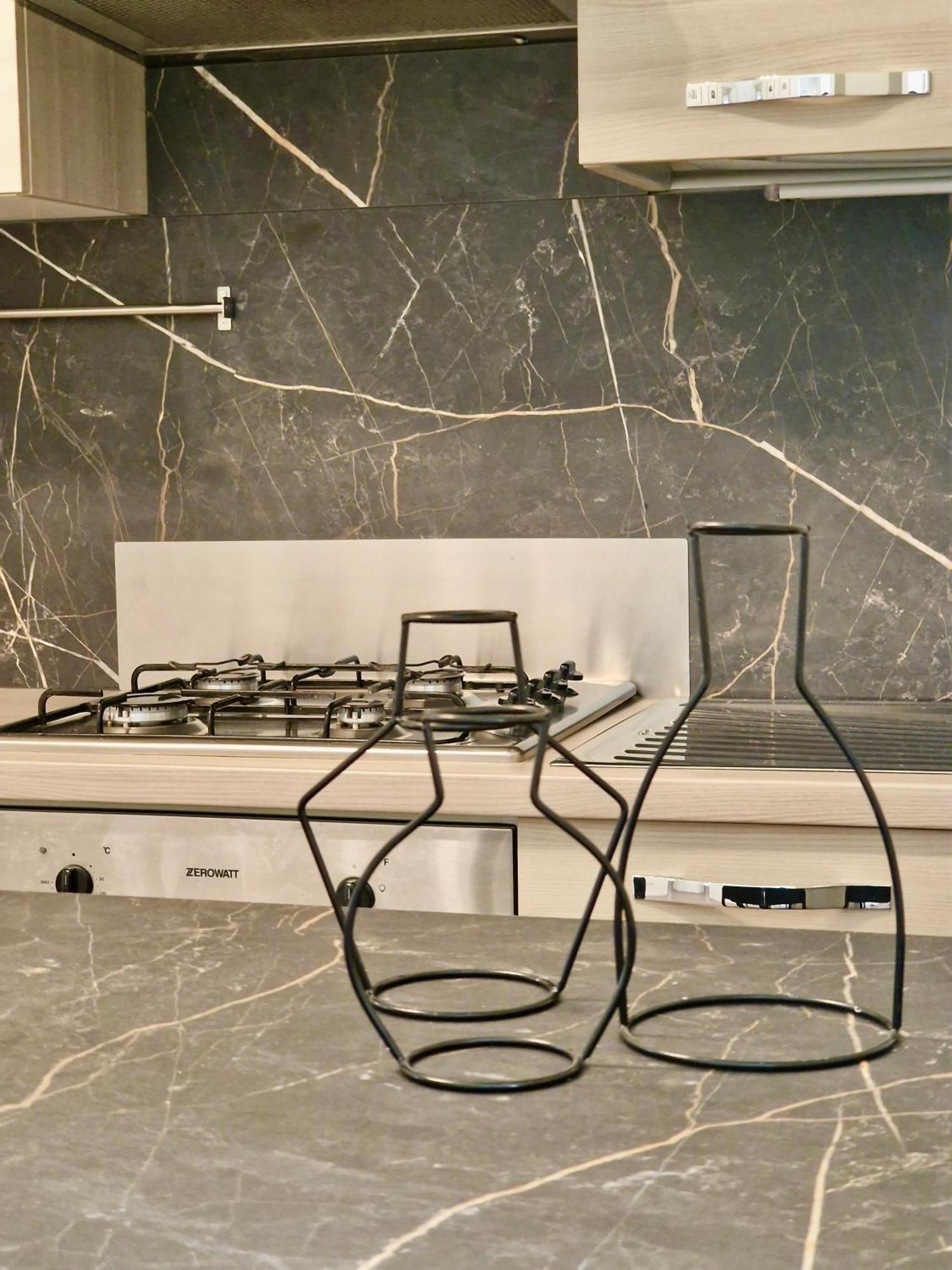 Al Centro Del Centro Apartment By Tramonti L'Aquila Ngoại thất bức ảnh